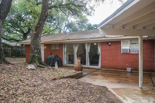 408 Cherry Hl Dr, Austin TX  78704-7091 exterior