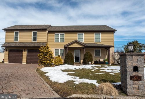 424 Bluebuff Rd, Norristown, PA 19406-3008