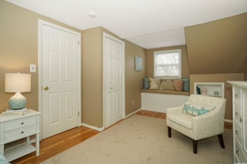 22 Ellen Pl, San Remo NY  11754-3606 exterior