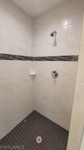 902 11th Pl, Cape Coral FL  33991-2456 exterior