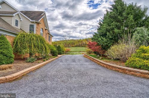 838 Stonybrook Ln, Alpine, PA 17339-8919