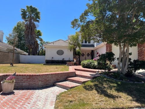 24370 Mornington Dr, Santa Clarita, CA 91355-2037
