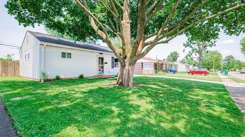 430 Madison Dr, West Jefferson OH  43162-1304 exterior