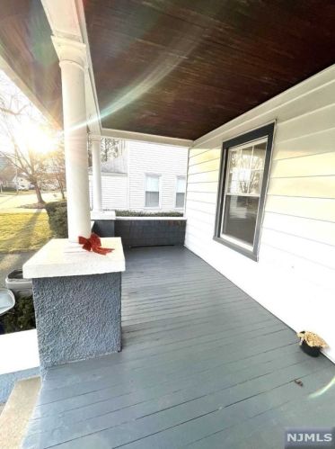 18 State St, Mahwah NJ  07430-1173 exterior