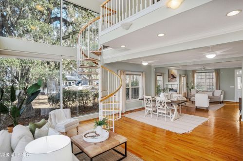 1089 Otter Cir, Beaufort SC  29902-5861 exterior