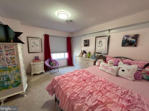 230 Pebble Vly Dr, Dover DE 19904-9469 exterior