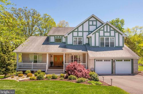 160 Manor Dr, Edinburg VA  22824-3579 exterior