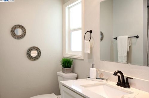 27057 Lemay Way, Hayward CA  94544-4319 exterior