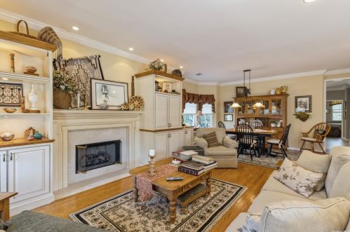 22 Golden Spruce Dr, Baiting Hollow NY  11933-1490 exterior