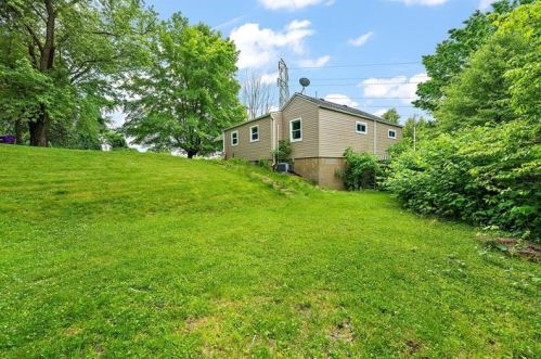 523 Wright Rd, New Kensington PA  15068-9231 exterior