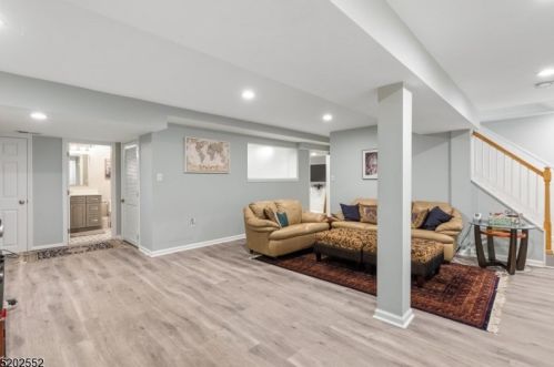 2 York Dr, Princeton NJ  08540-7939 exterior