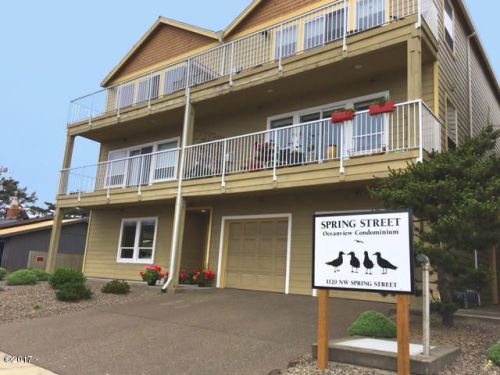 1120 Spring St, Newport, OR 97365-3216