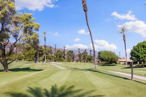 14 Seville Dr, Rancho Mirage CA  92270-3850 exterior