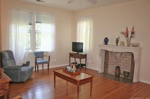 121 Jerry Daniels Rd, East Hampton CT  06447-1230 exterior