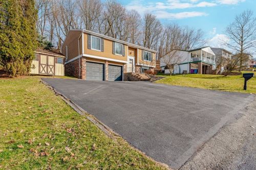 222 Rampart Blvd, New Kensington, PA 15068-9350