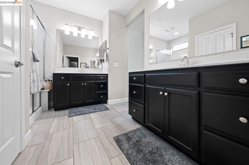 420 Waterwood Dr, Rio Vista, CA 94571