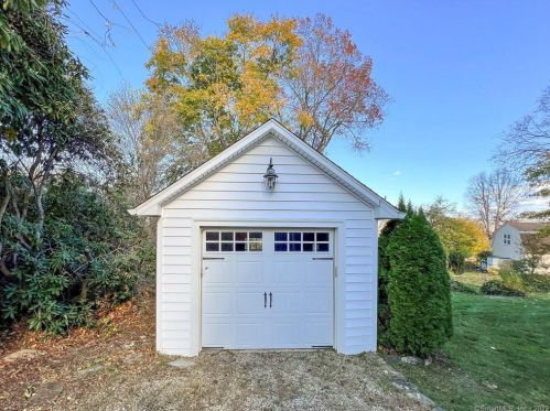 35 Riverview Rd, Rocky Hill CT  06067-1569 exterior