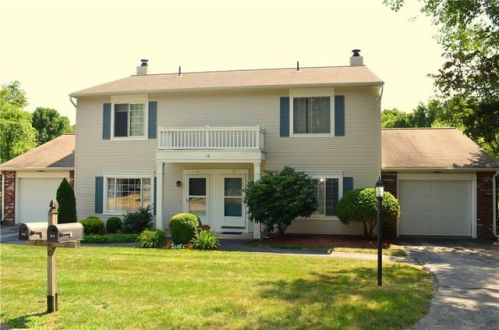10 Eagle Ave, Warwick, RI 02889-1908