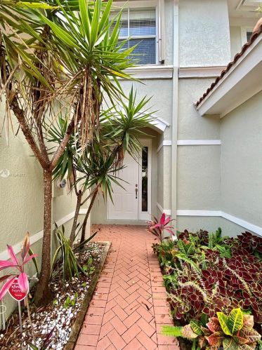 6119 Seminole Gardens Cir, West Palm Beach, FL 33418-6584