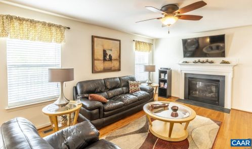 41 Robins Ct, Bybee VA  22963-2089 exterior