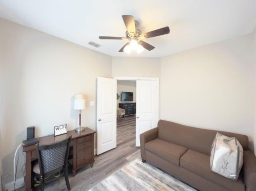 1502 Doyle Ave, Dallas TX 75203-3223 exterior