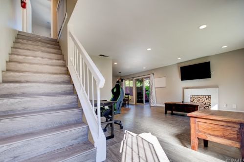1029 Lamark Ln, Anaheim, CA 92802-3404