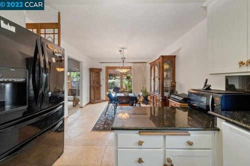 975 Kilkenny Way, Pinole CA  94564-2717 exterior