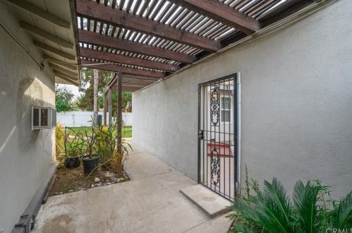 1404 Marbury St, West Covina CA  91791-1205 exterior