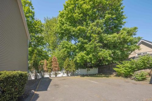 22 Orlando Ave, Stamford CT  06902-6410 exterior