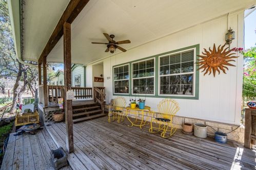 259 Burr Oak Trl, Knoxville, TX 78631-6352