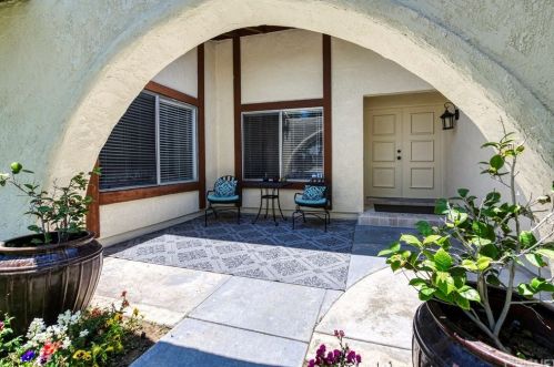 22710 Rio Bueno Ct, Santa Clarita, CA 91354-2353