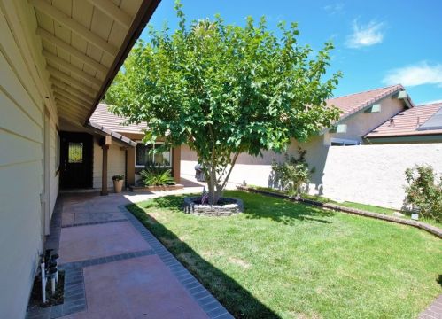 25621 Salceda Rd, Santa Clarita, CA 91355-2216