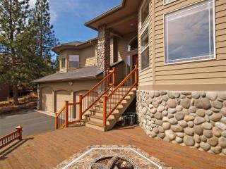 1380 City Heights Dr, Bend, OR 97701-5452