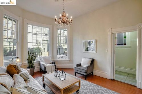 3241 Hollis St, Oakland CA 94608-2514 exterior