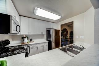 1982 Wellington Ln, Vista CA  92081-7978 exterior