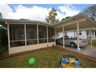2607 19th St, Sarasota, FL 34234-7803
