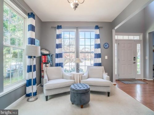 15304 Tina Ln, Woodbridge, VA 22193-5552