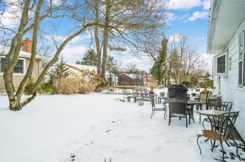 42 Avondale Rd, White Plains NY  10605-4641 exterior