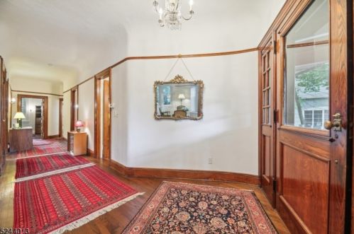 117 Maplewood Ave, Maplewood NJ 07040-1233 exterior