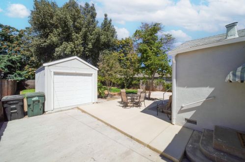 717 El Terino Ave, Modesto CA  95350-5630 exterior