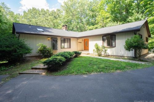 3 Deer Run Rd, Farmington, CT 06032-1601