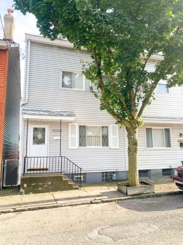 4076 Howley St, Pittsburgh, PA 15224-1441