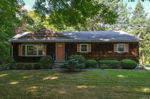 79 Mountain View Rd, Tompkins Corners NY  10579-2019 exterior