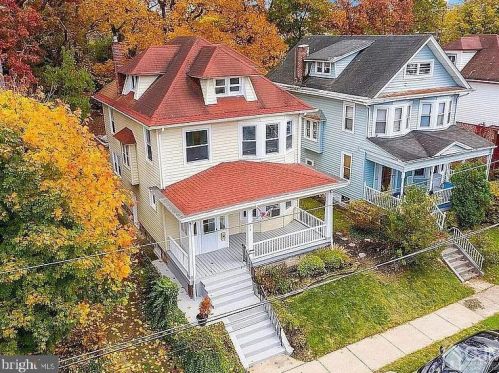 28 Oak Ln, Trenton, NJ 08618-4002