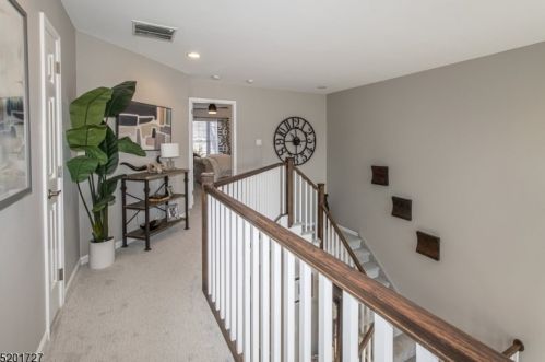 4 Stevens Ln, Martinsville NJ  08836-2249 exterior