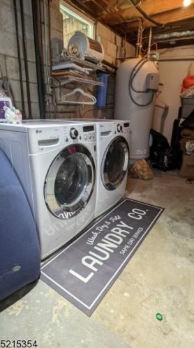 31 Arrowhead Dr, Wantage NJ  07461-1210 exterior