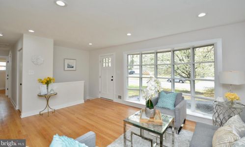 2608 Pioneer Ln, Falls Church VA  22043-3413 exterior