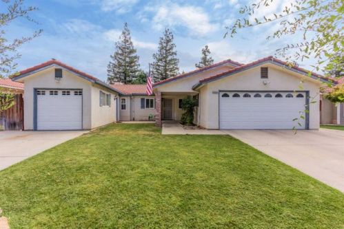 6348 Barcus Ave, Fresno, CA 93722-3374