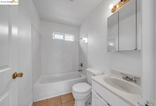 7117 Herbert Guice Way, Oakland CA  94621-3212 exterior