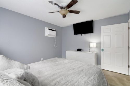 7313 Hutchins Way, North Highlands CA  95660-3437 exterior